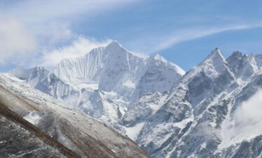 Langtang gosaikunda trek view of langtang lirung apsara treks